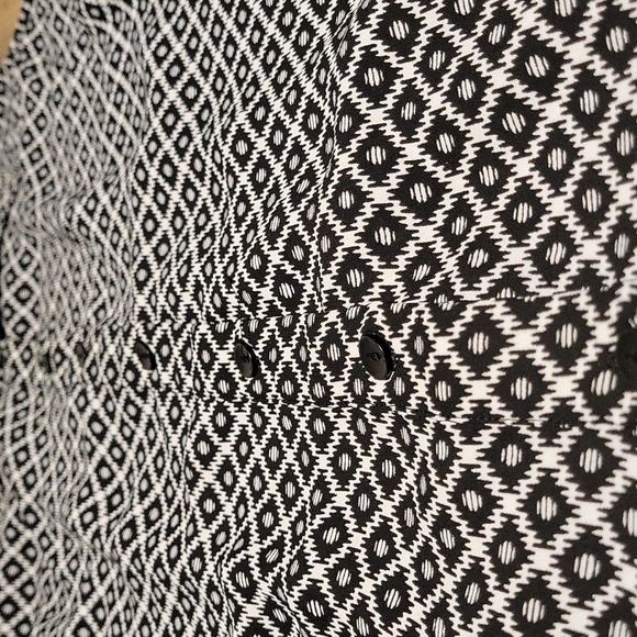 Zac & Rachel 2X black and white dressy lightweight tank - Picture 5 of 7